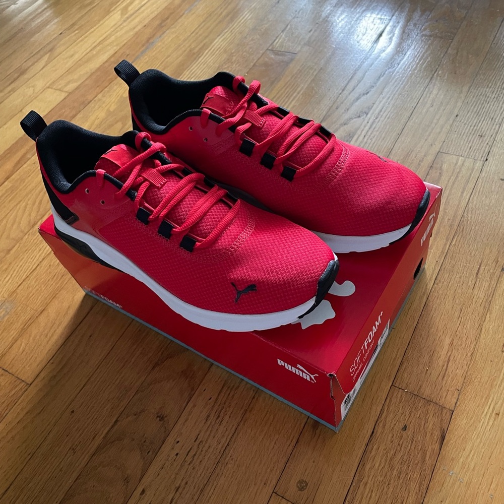 NWT - Puma Electronic E Sneakers
